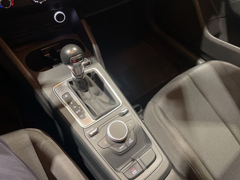 Audi Q2  2.0 TDI quattro S tronic Business