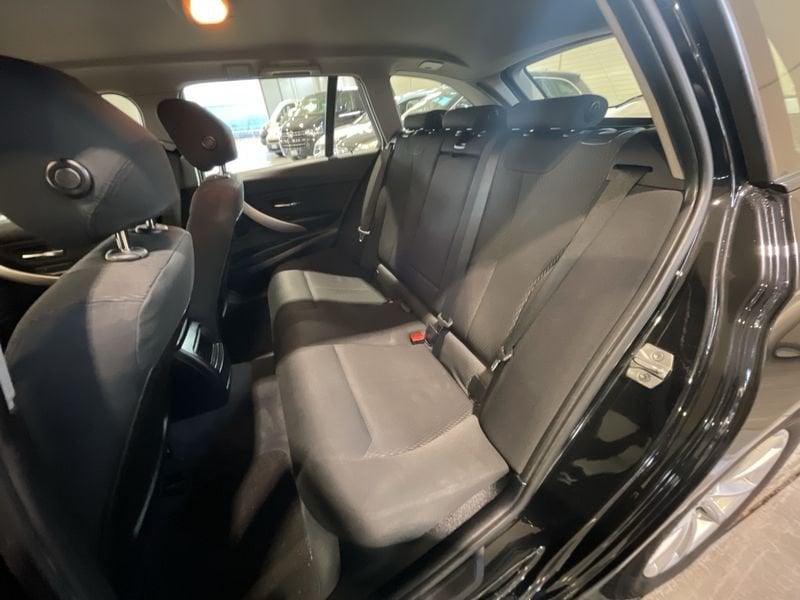 BMW   Touring 318 d Business aut