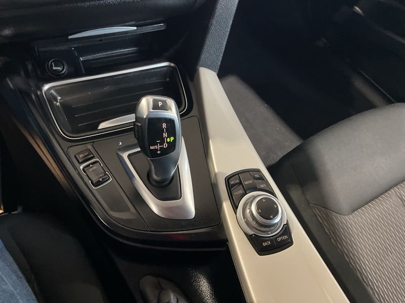 BMW   Touring 318 d Business aut