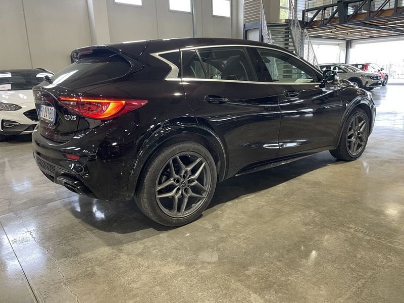 Infiniti Q30  Infiniti Q30 1.5 d Sport