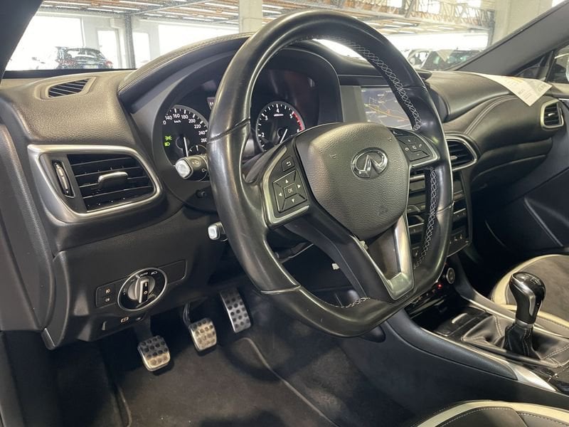 Infiniti Q30  Infiniti Q30 1.5 d Sport