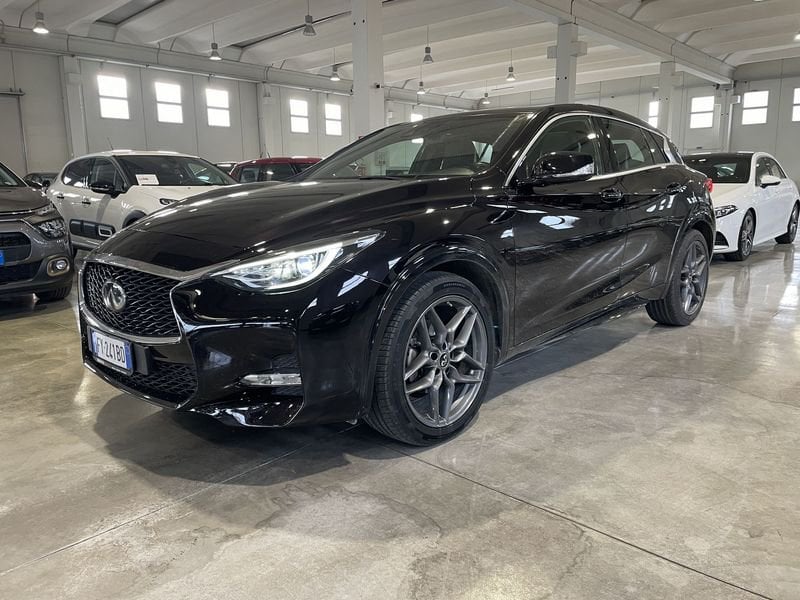 Infiniti Q30  Infiniti Q30 1.5 d Sport