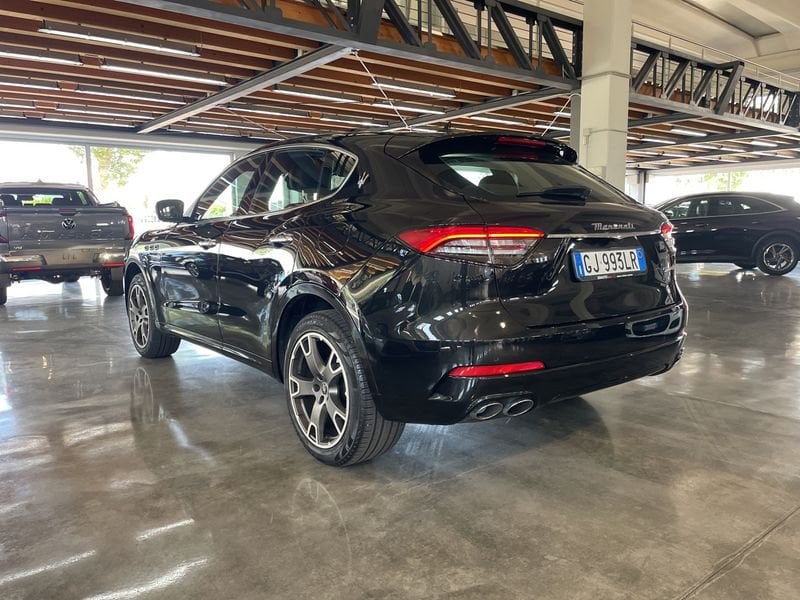 Maserati Levante  330 CV MHEV GT