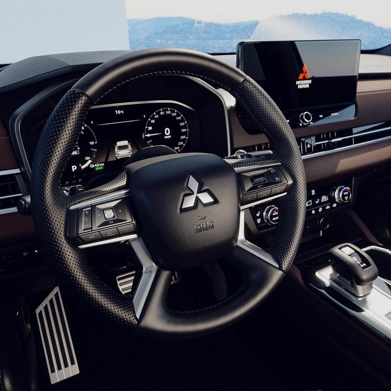 Mitsubishi   2.4L PHEV INTENSE