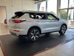 Mitsubishi   2.4L PHEV INTENSE