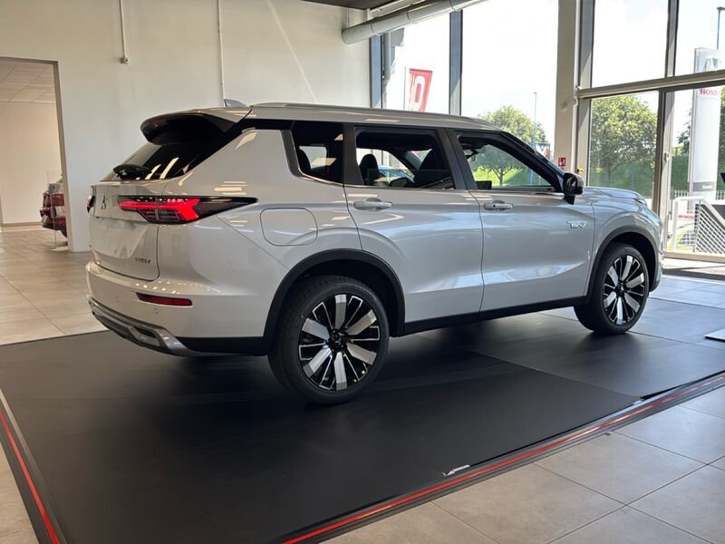 Mitsubishi   2.4L PHEV INTENSE