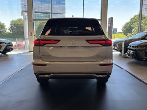Mitsubishi   2.4L PHEV INTENSE