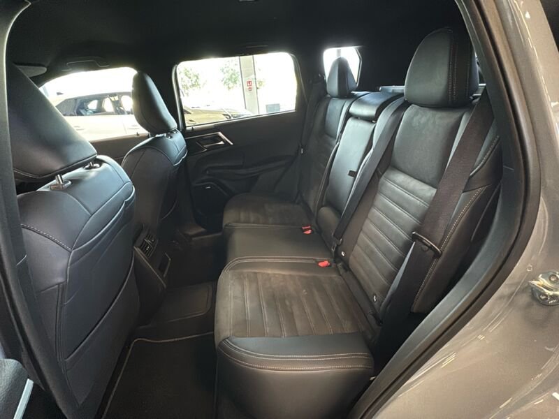 Mitsubishi   2.4L PHEV INTENSE