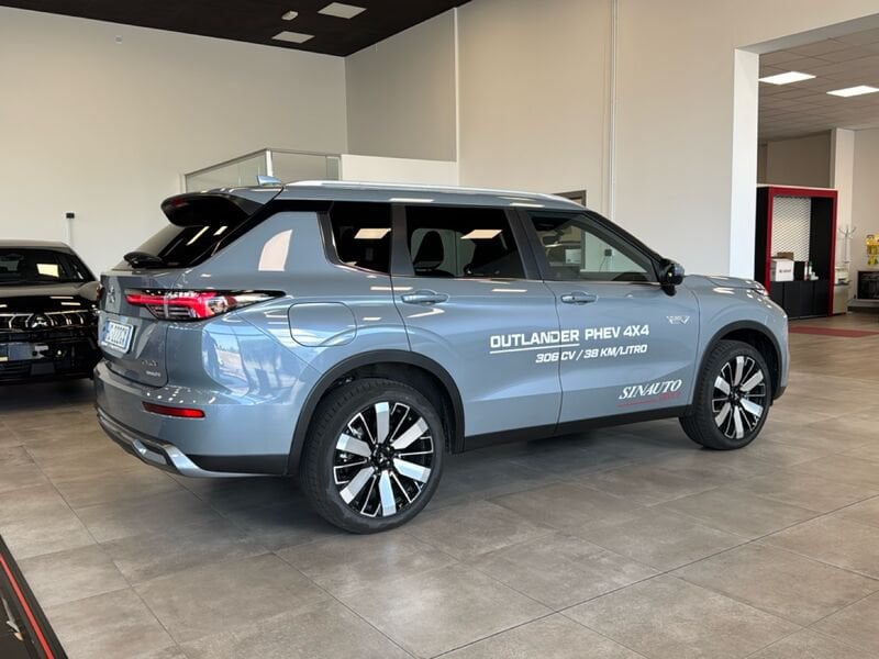 Mitsubishi   2.4L PHEV INTENSE