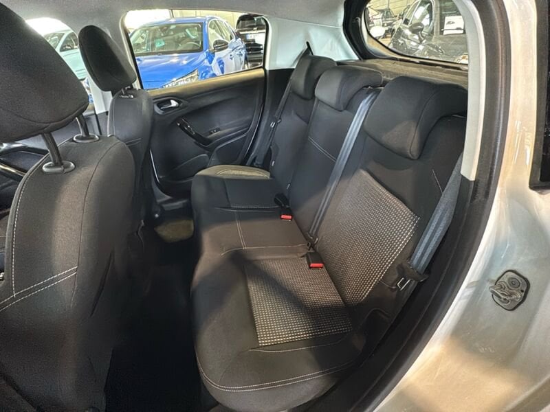 Peugeot 208  208 5p 1.2 puretech Allure 82cv
