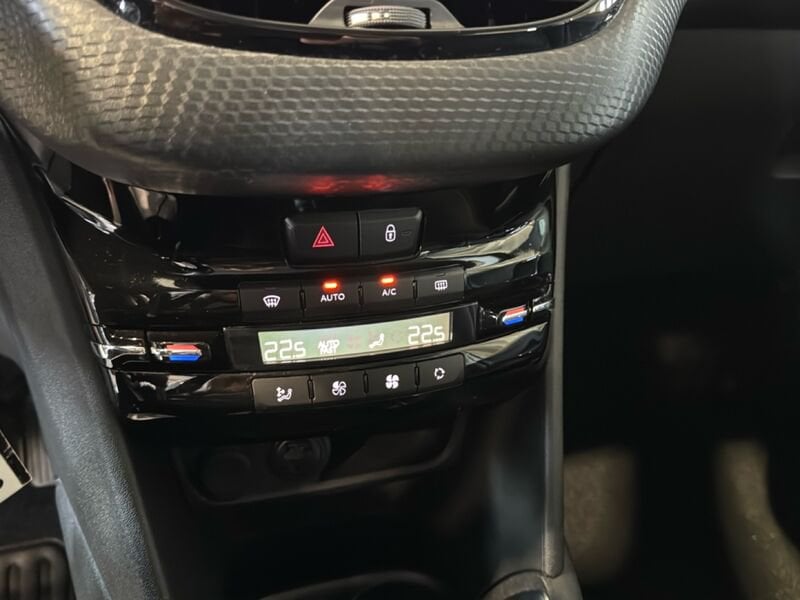 Peugeot 208  208 5p 1.2 puretech Allure 82cv