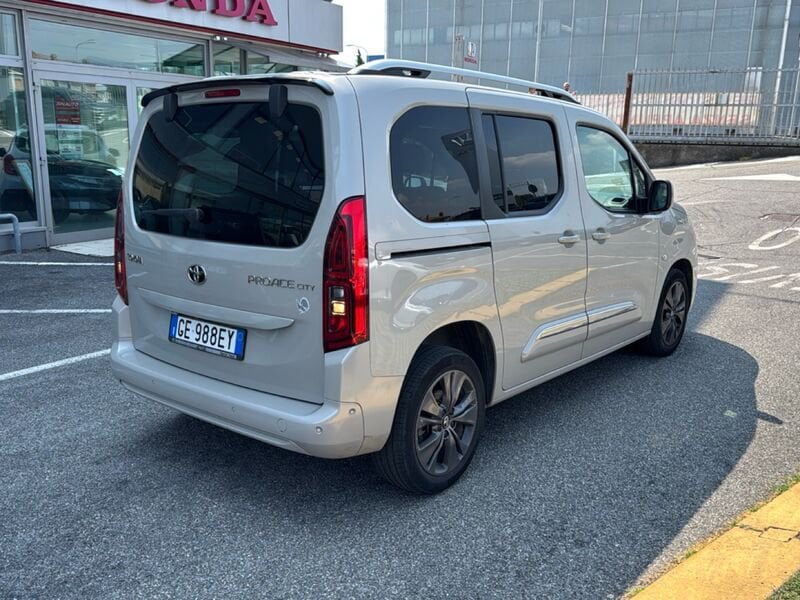 Toyota   1.2P 130Cv S&S A/T L2 D Luxury Tetto